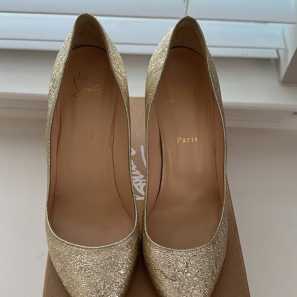 Christian Louboutin - Picture 8 of 8